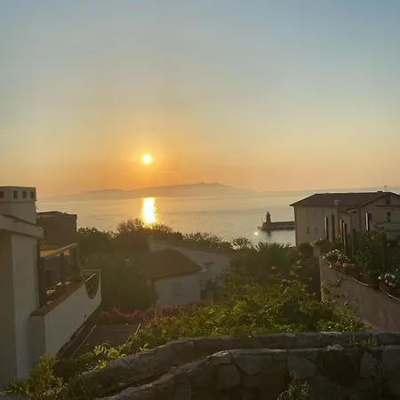 Apartment Casa Vista Mare In Giglio Porto