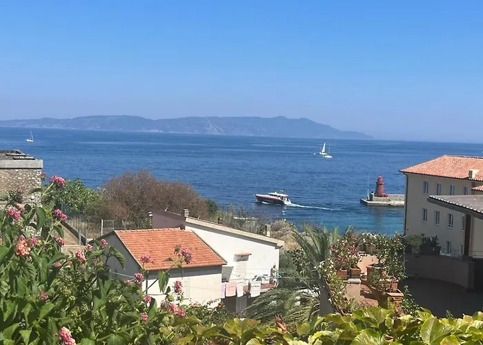 Incantevole Vista Mare Daire Giglio Porto